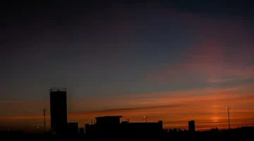 غروب آخر أيام رمضان يتزامن مع ظاهرة الاعتدال الربيعي